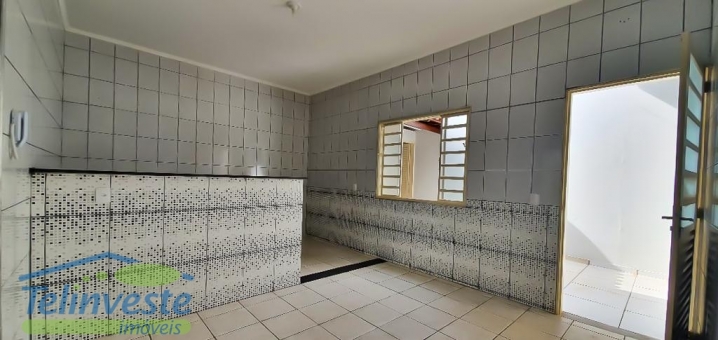 Casa com c&ocirc;modo comercial - Nossa Senhora Aparecida