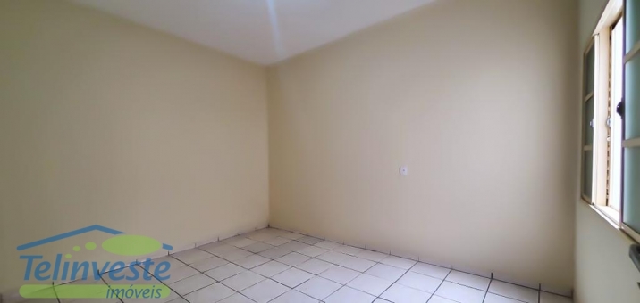Casa com c&ocirc;modo comercial - Nossa Senhora Aparecida