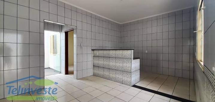 Casa com c&ocirc;modo comercial - Nossa Senhora Aparecida