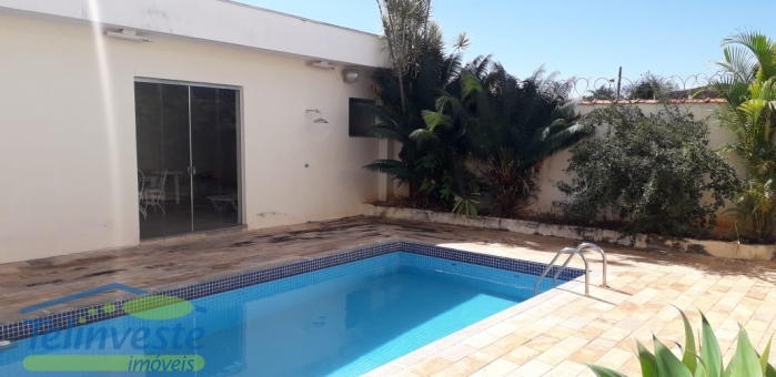 CASA NO BAIRRO SANTA CASA