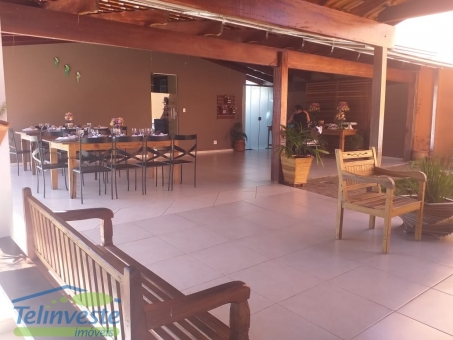 Casa c/ &Aacute;rea de lazer p/ loca&ccedil;&atilde;o - Bairro Santa Luzia